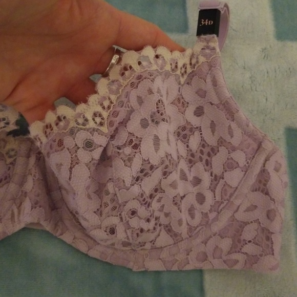Victoria's Secret BODY BY VICTORIA push-up bra - Picture 3 of 5